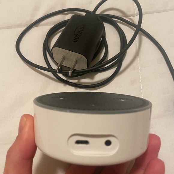 Amazon Echo Dot - Picture 3 of 3